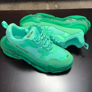 100% Authentic Balenciaga Triple S Shoes